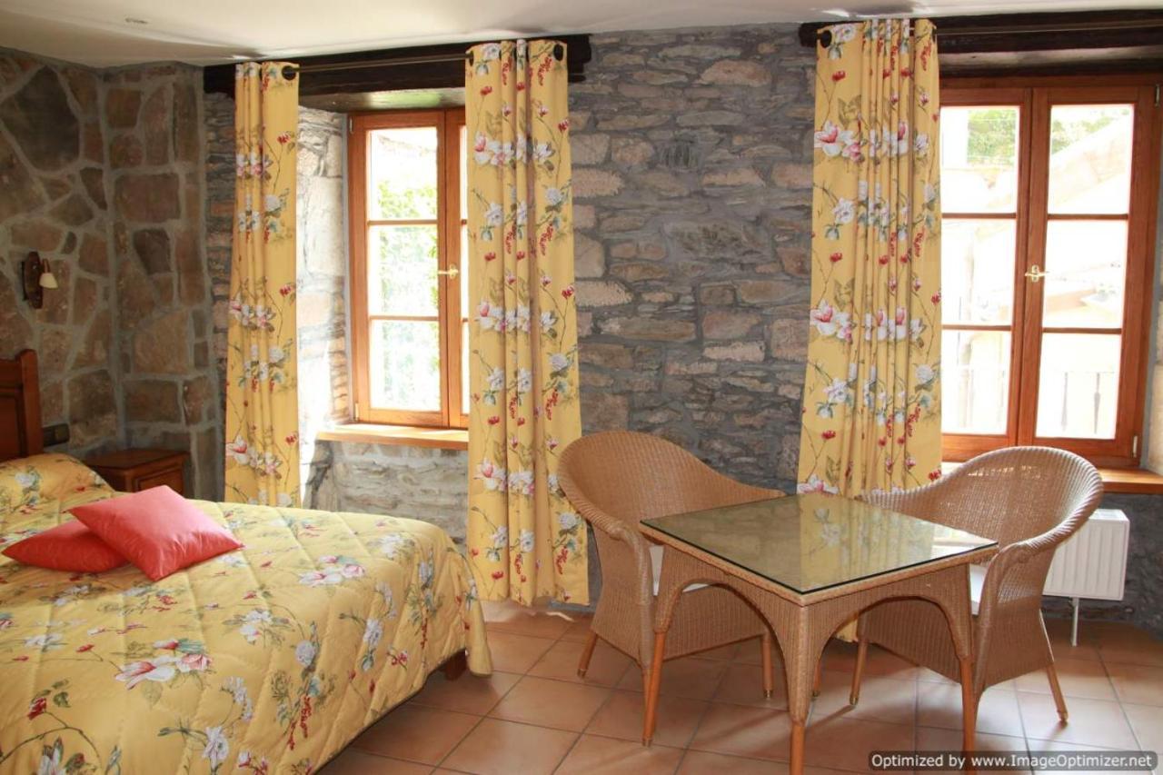 Les Magnolias Hotell Curvalle Eksteriør bilde