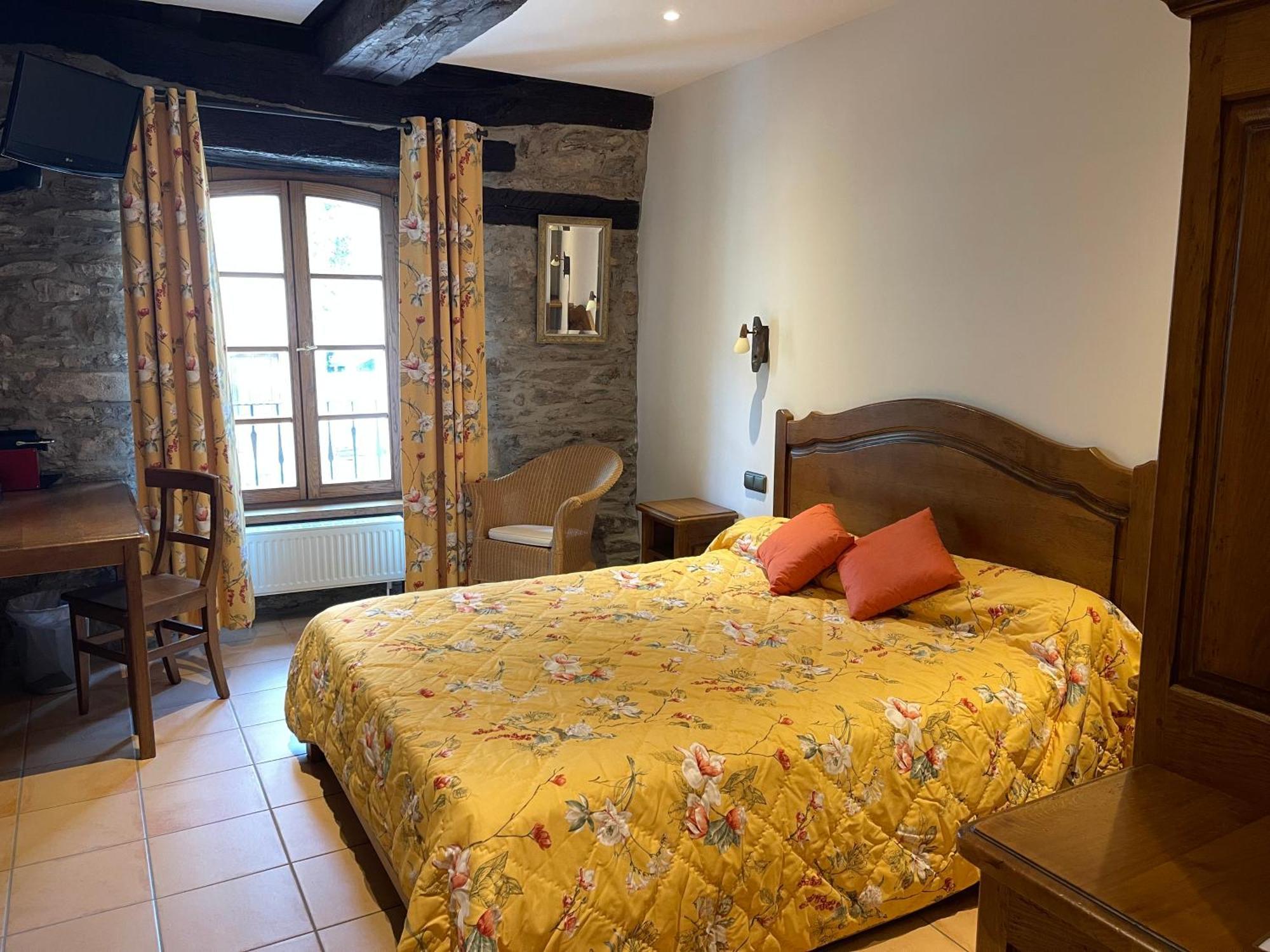Les Magnolias Hotell Curvalle Eksteriør bilde